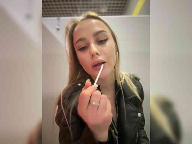 _Katrinka_'s chat room