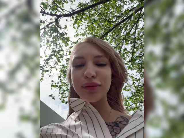Cristi-Candy's chat room