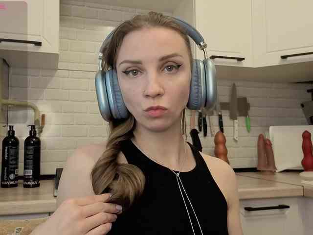 Fist-ashka's chat room