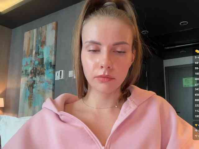 VikkiExtraCheese's chat room