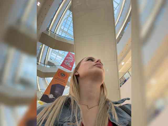 _Katrinka_'s chat room
