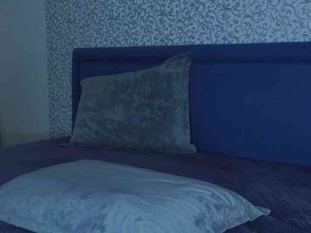 Kristi_Wolf's chat room