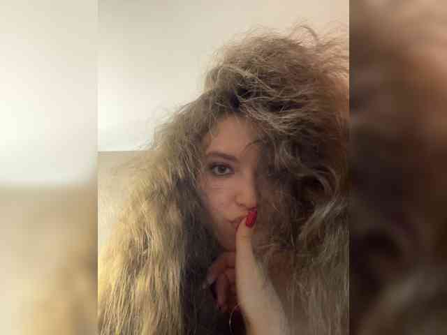 YourLadyyy's chat room