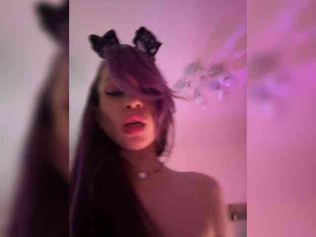 VIP17CoupleDream's chat room