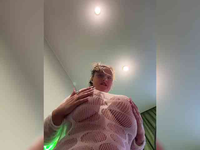 TudaaSudaa's chat room