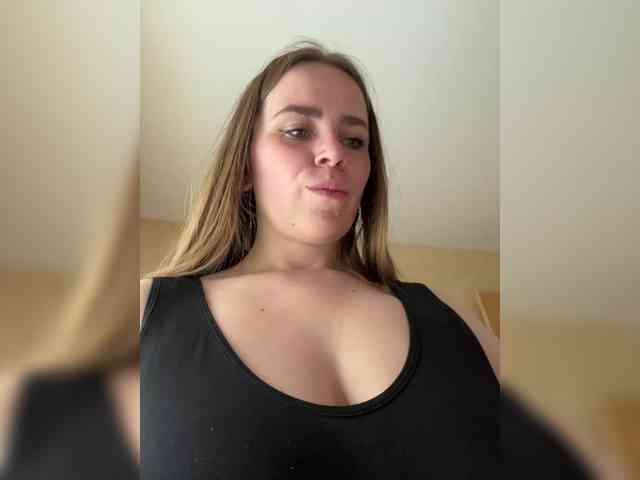 LolaSexxx's chat room