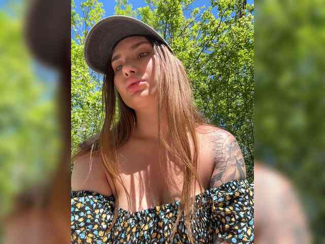 -EmilyBaby-'s chat room