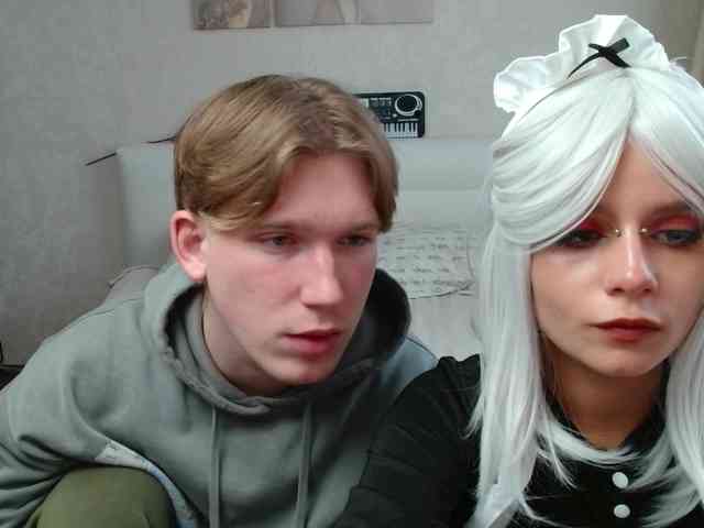 TheSluttyFox's chat room