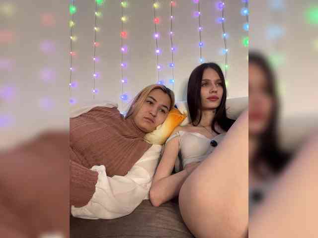 -Zoe-Love-'s chat room