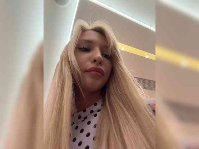 Cristi-Candy's chat room