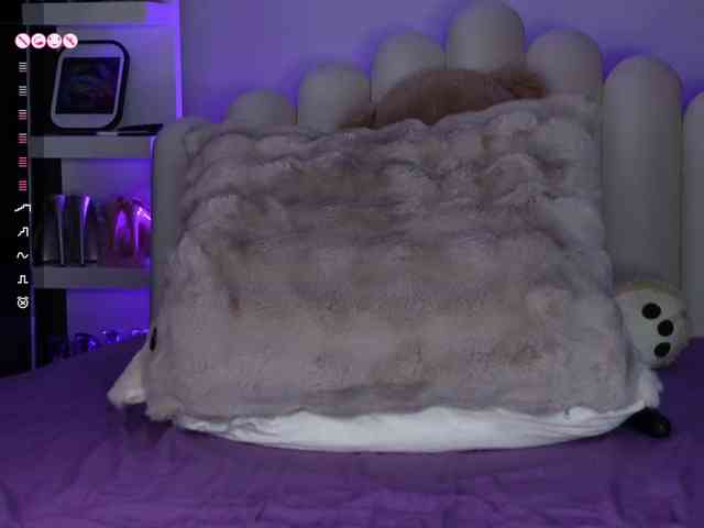 AngelaMyst's chat room