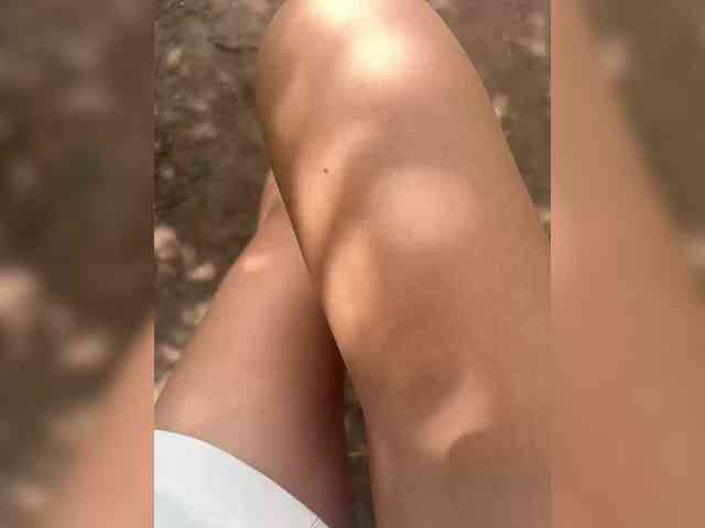 Karolina_Milf's chat room