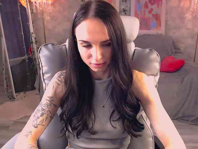 NicoleMerz's chat room