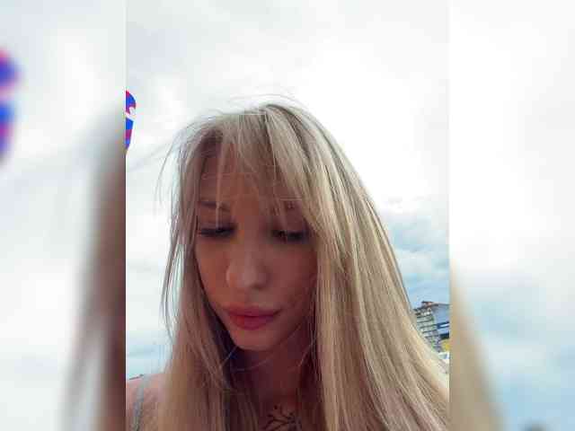 Cristi-Candy's chat room