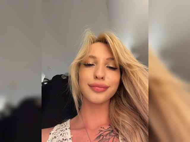 Cristi-Candy's chat room