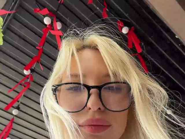 Cristi-Candy's chat room