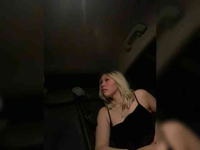 NikkiAlex's chat room