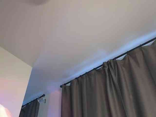 Eva--queen's chat room