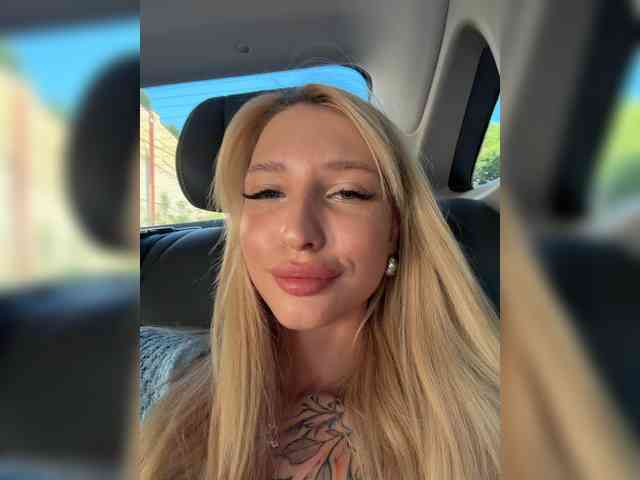 Cristi-Candy's chat room