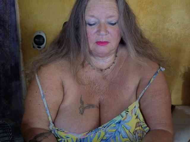 lady-vamp's chat room