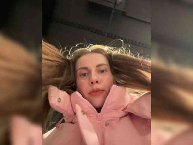 VikkiExtraCheese's chat room