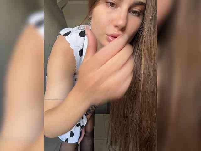 -EmilyBaby-'s chat room
