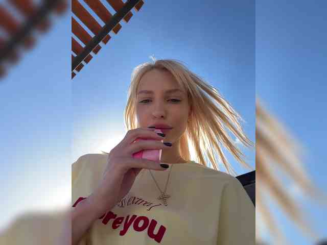 Cristi-Candy's chat room