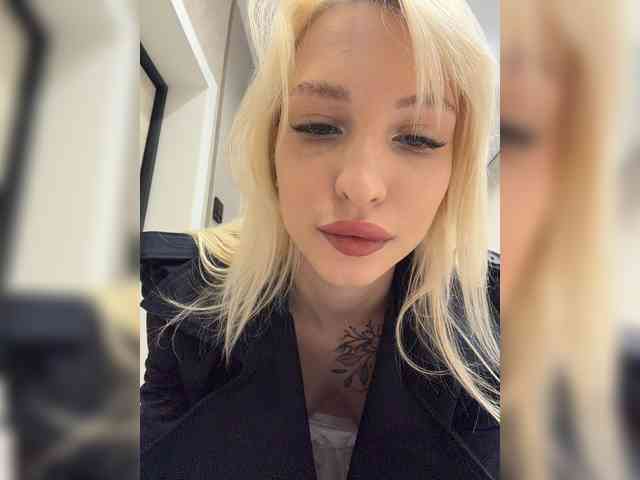 Cristi-Candy's chat room