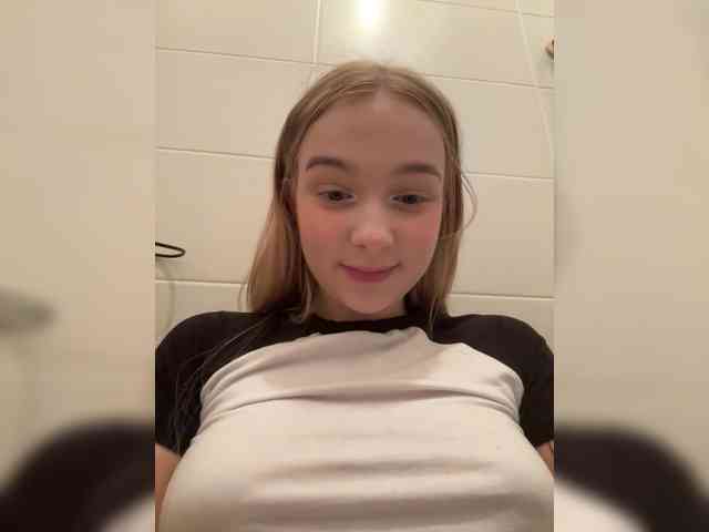 MimiMila's chat room