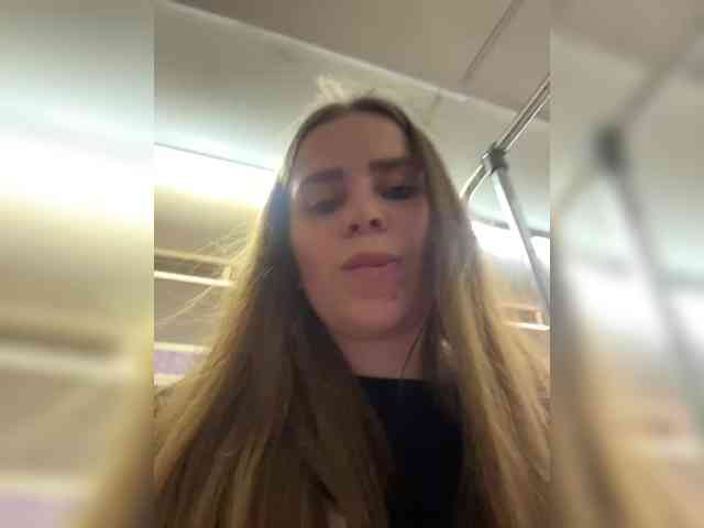 LolaSexxx's chat room