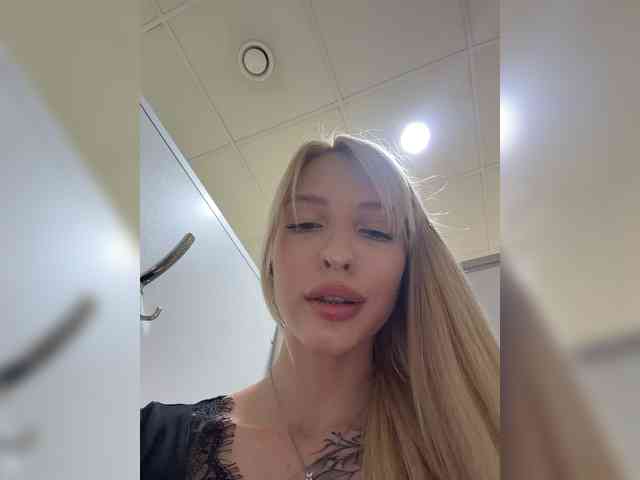 Cristi-Candy's chat room