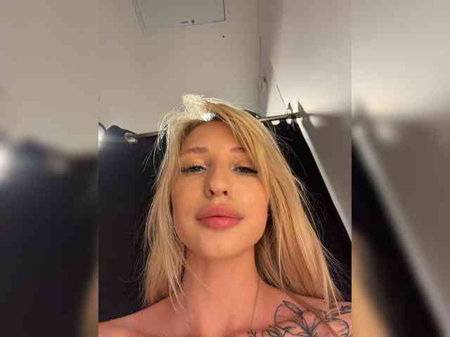 Cristi-Candy's chat room