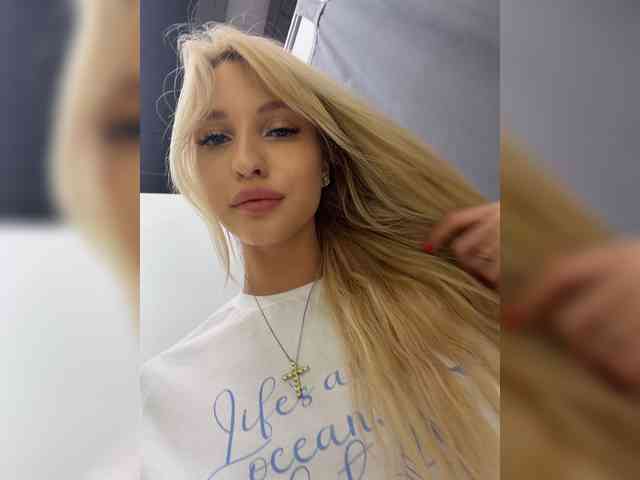 Cristi-Candy's chat room