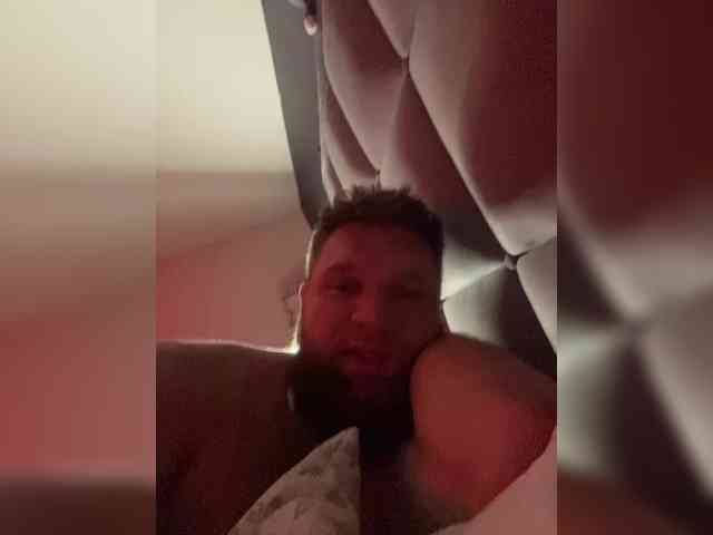 LoversVictory69's chat room
