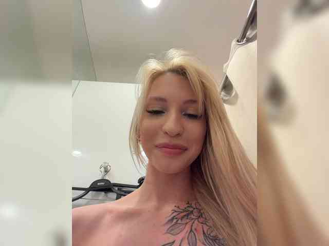 Cristi-Candy's chat room
