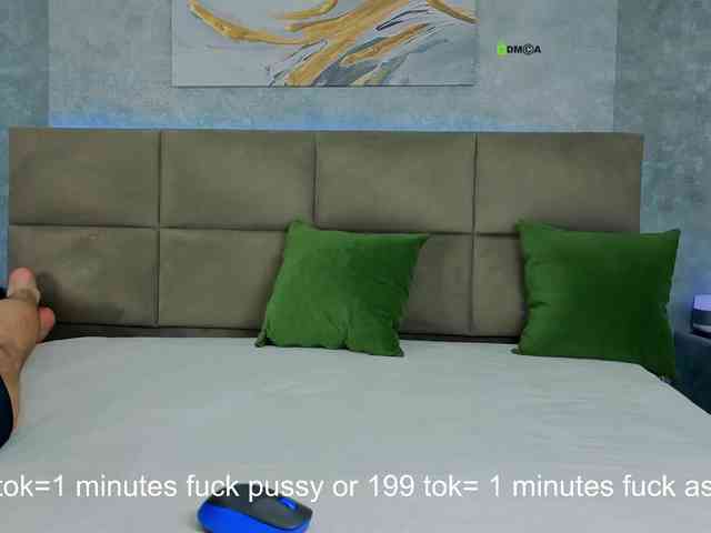 -Criss__Alex-__'s chat room