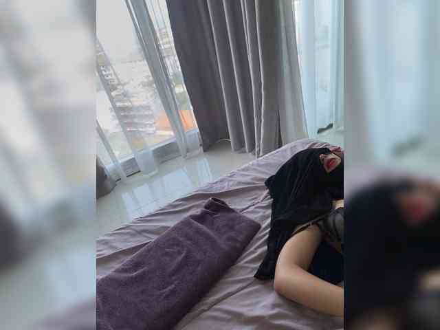 hiddenCrazySlut's chat room