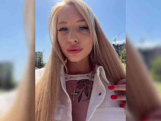 Cristi-Candy's chat room