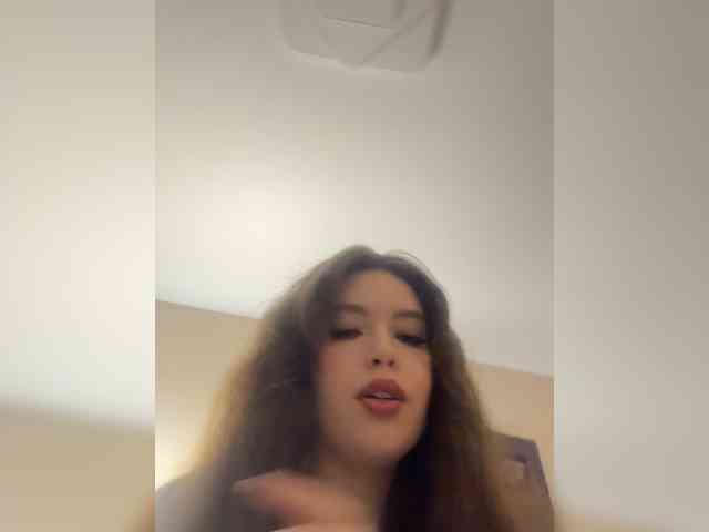 YourLadyyy's chat room