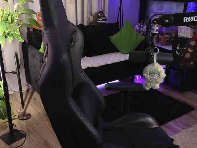 Kira_Li_Lime's chat room