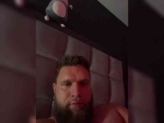 LoversVictory69's chat room