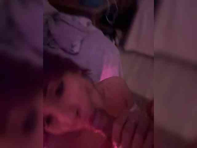 VIP17CoupleDream's chat room