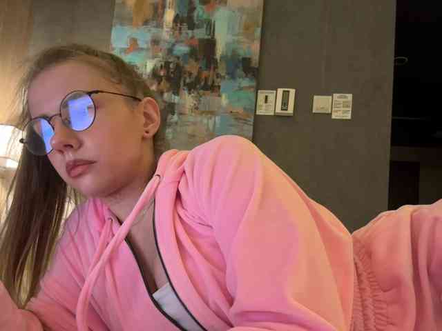 VikkiExtraCheese's chat room