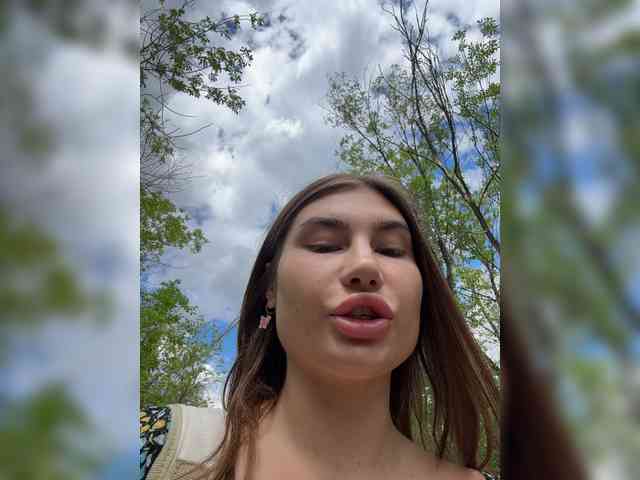 -EmilyBaby-'s chat room