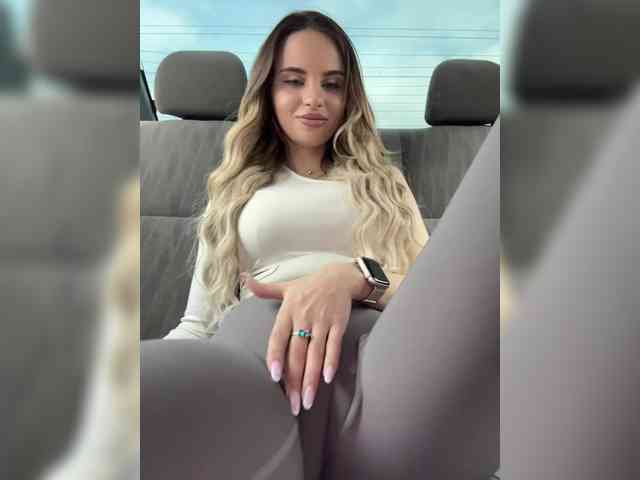 LedyMiya's chat room