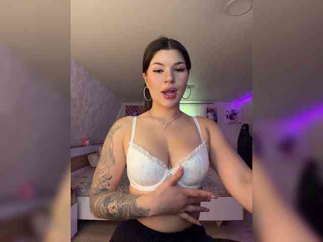 -MaybeBaby-'s chat room