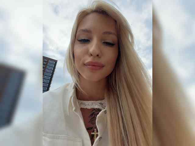 Cristi-Candy's chat room