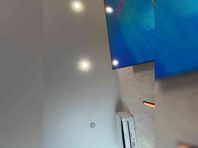 _Ellidi_'s chat room