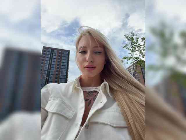 Cristi-Candy's chat room