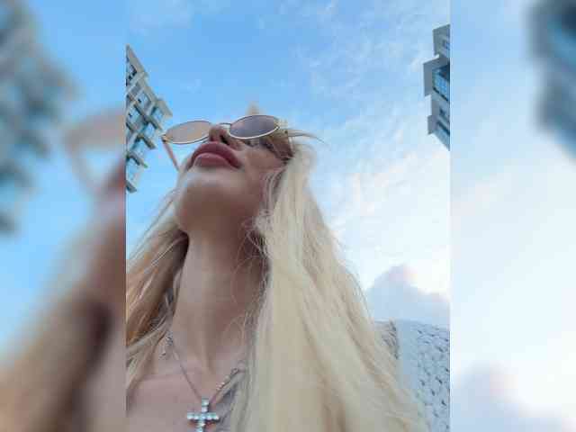 Cristi-Candy's chat room